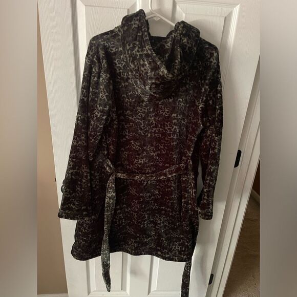 Cynthia Rowley Camo Leopard Print Hooded Robe Size Large - Picture 3 of 7